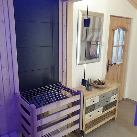 Hochalmbahnen 5w1, Lorbeerrose, Nahe Gondel, Hunde Willkommen *