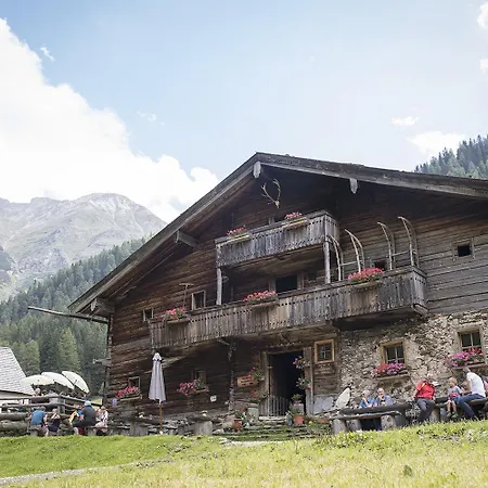 Hochalmbahnen 5w1, Lorbeerrose, Nahe Gondel, Hunde Willkommen *